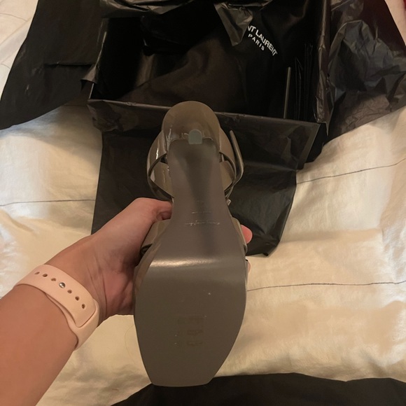 YSL tributes - Picture 2 of 4